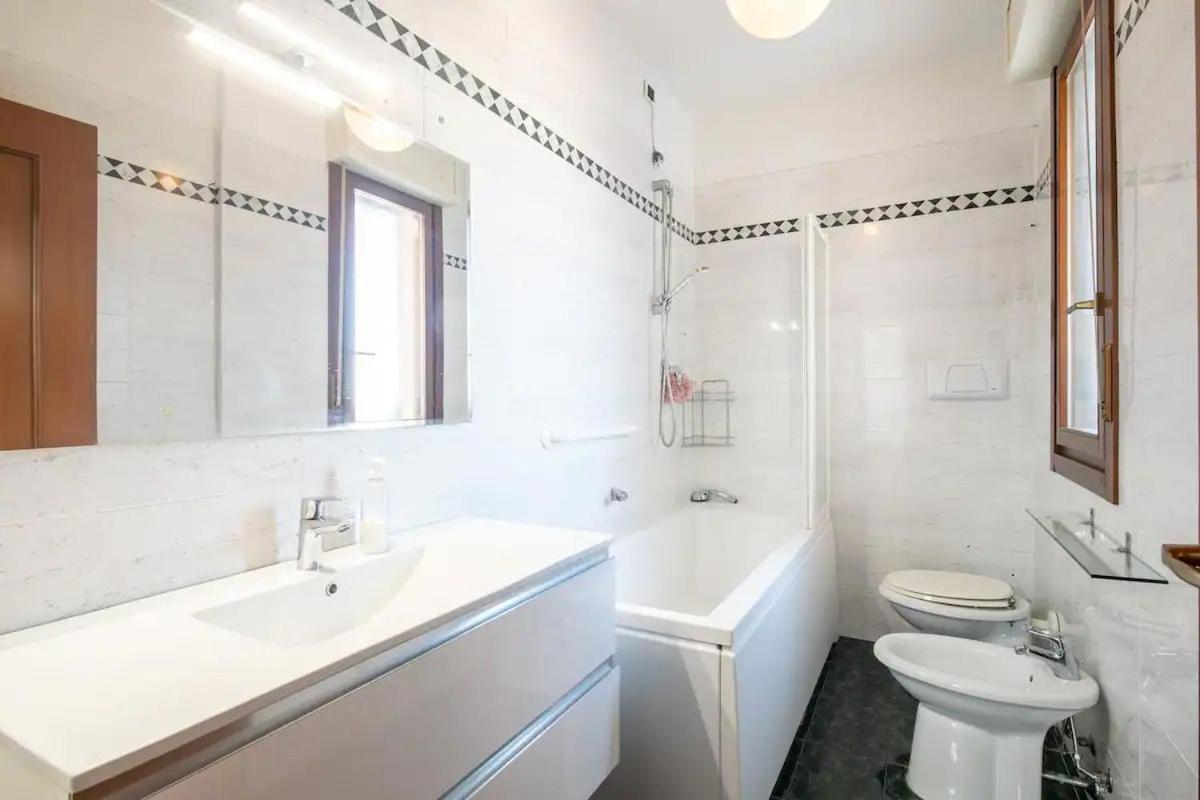 Suite Con 2 Balconi - 6 Guest Prato  Dış mekan fotoğraf